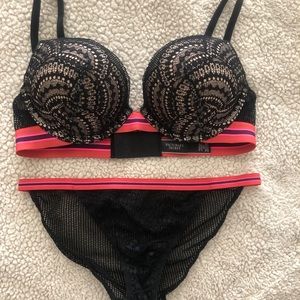 Victoria’s Secret Set- 34B bra, size M panties